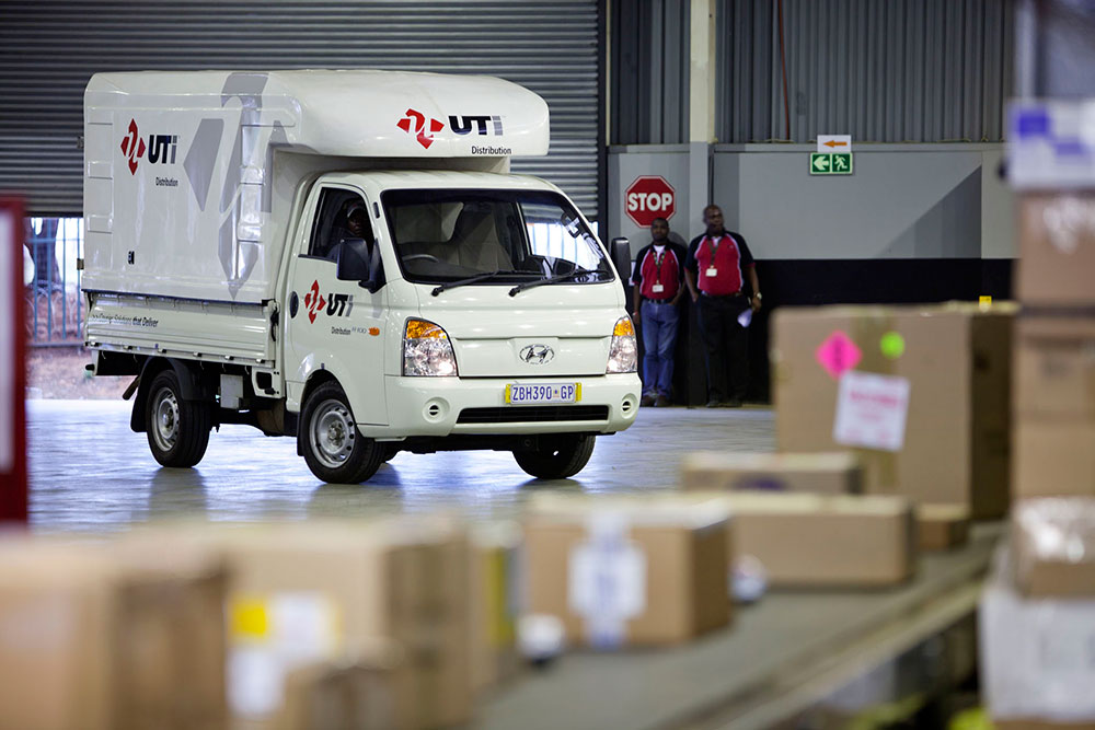 UTi-Sun-Couriers-van